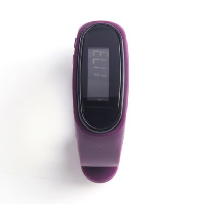 La ceinture de silicone est un chronomètre de 10 minutes avec un buzzer et un compteur de pas prédéfini.
