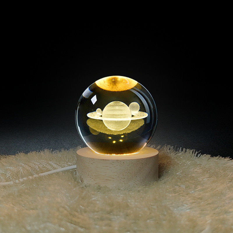Lampe de table à bille de cristal en 3D Lumière de nuit Globe avec base en bois Lumière de lune Cadeau d'anniversaire pour enfants Roman de maison