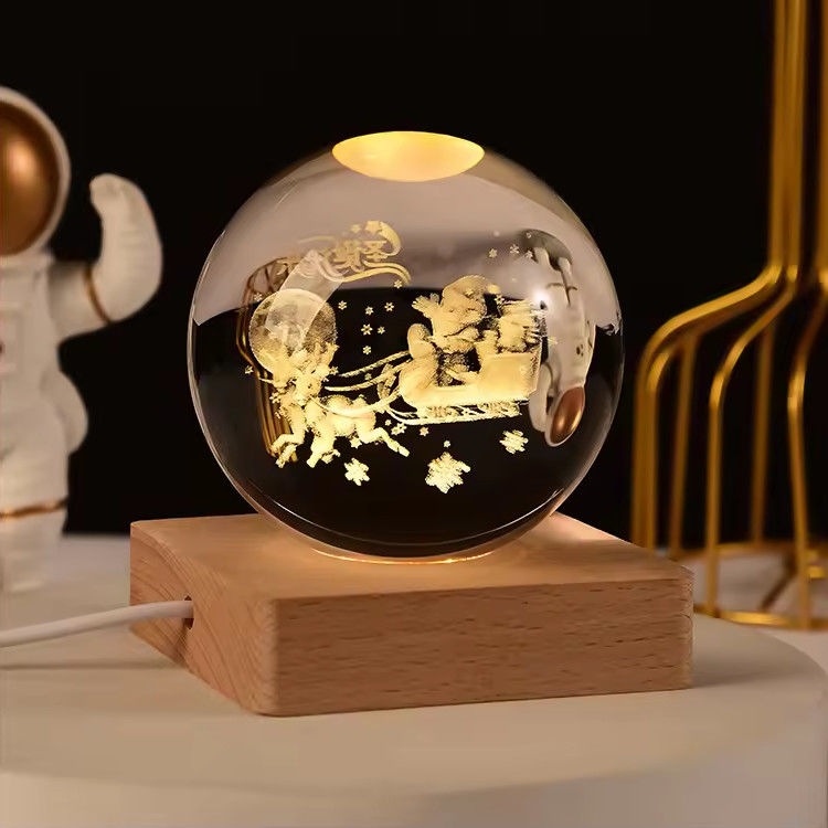 Lumière LED à alimentation USB en bois Statue à bille de cristal Artisanat Décoration de table